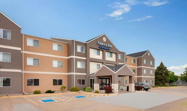 AmericInn by Wyndham Hudson Exterior