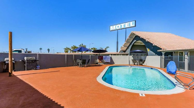 Americas Best Value Inn/Suites El Centro Pool