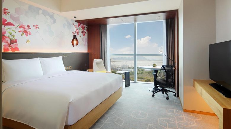 <b>Hilton Garden Inn Zhuhai Hengqin Room</b>. Images powered by <a href="https://iceportal.shijigroup.com/" title="IcePortal" target="_blank">IcePortal</a>.