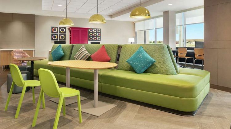 Home2 Suites by Hilton Brooklyn Park Lobby