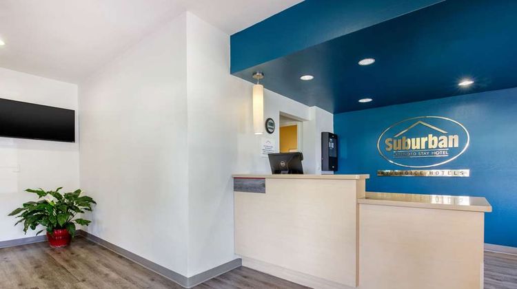 Suburban Studios Birmingham/Homewood Lobby