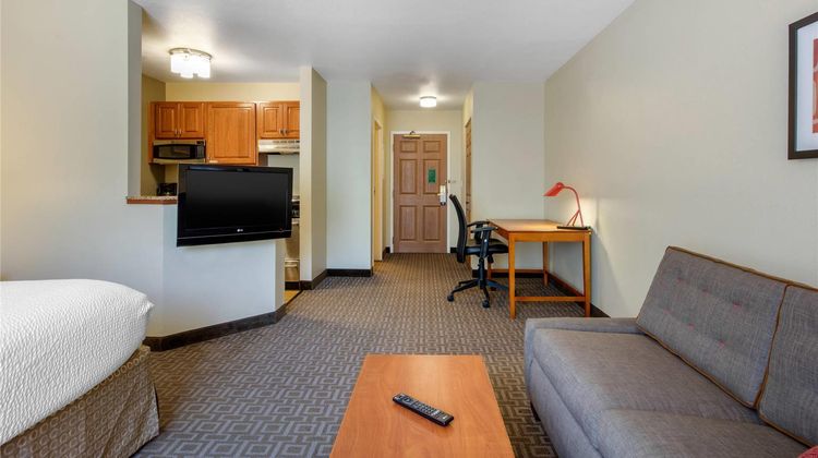 Suburban Studios Birmingham/Homewood Room
