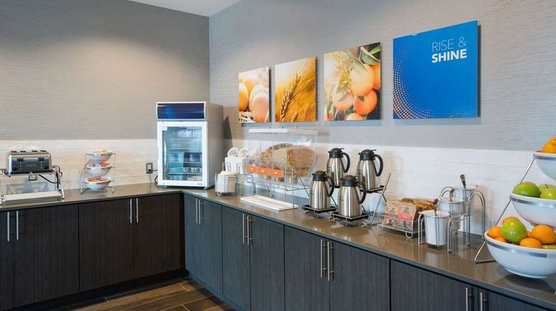 <b>Comfort Suites Kennewick Restaurant</b>. Images powered by <a href="https://iceportal.shijigroup.com/" title="IcePortal" target="_blank">IcePortal</a>.