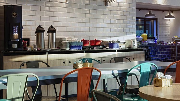 Ibis Styles R.P. Monte Libano Restaurant