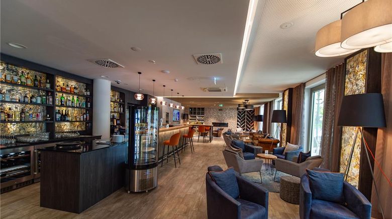 <b>Best Western Hotel Wiesbaden Lobby</b>. Images powered by <a href="https://iceportal.shijigroup.com/" title="IcePortal" target="_blank">IcePortal</a>.