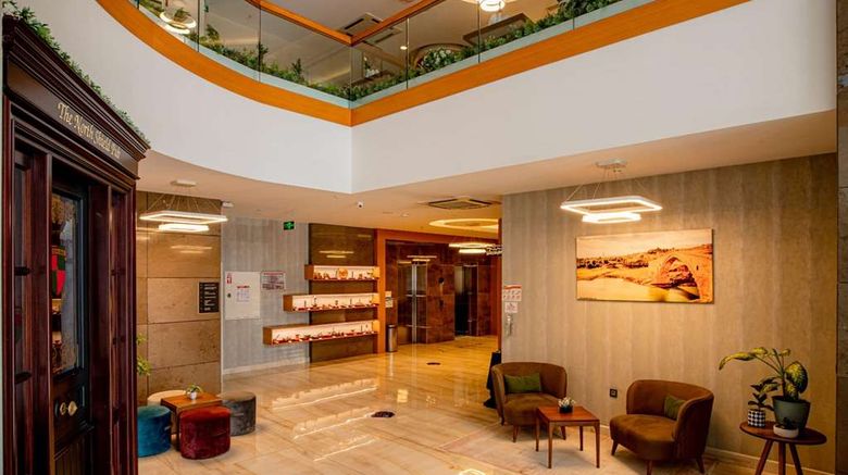 <b>Ramada by Wyndham Diyarbakir Lobby</b>. Images powered by <a href="https://iceportal.shijigroup.com/" title="IcePortal" target="_blank">IcePortal</a>.