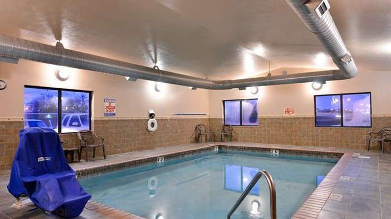 <b>Baymont by Wyndham Sioux Falls West Pool</b>. Images powered by <a href="https://iceportal.shijigroup.com/" title="IcePortal" target="_blank">IcePortal</a>.