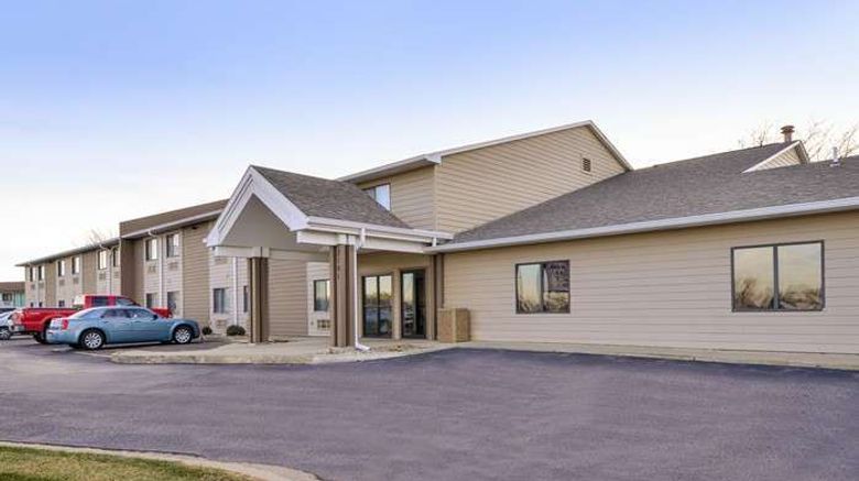 Baymont by Wyndham Sioux Falls West Exterior. Images powered by <a href="https://iceportal.shijigroup.com" target="_blank" rel="noopener">Ice Portal</a>.