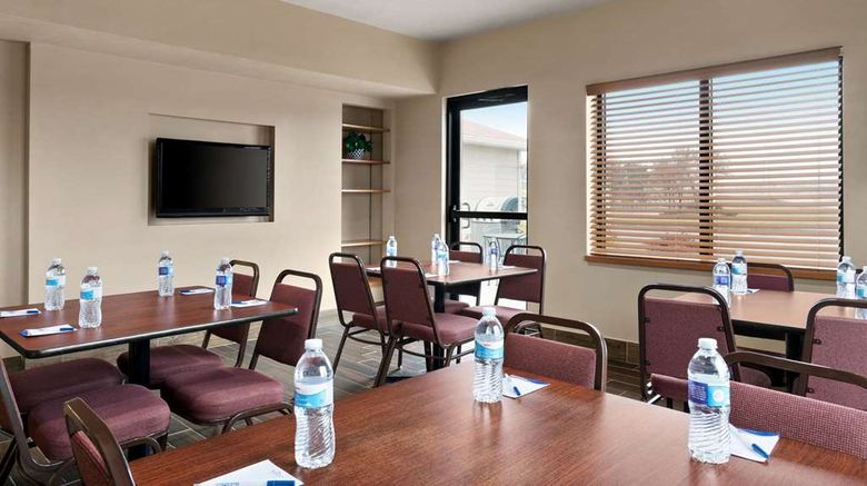 <b>Baymont by Wyndham Sioux Falls West Meeting</b>. Images powered by <a href="https://iceportal.shijigroup.com/" title="IcePortal" target="_blank">IcePortal</a>.