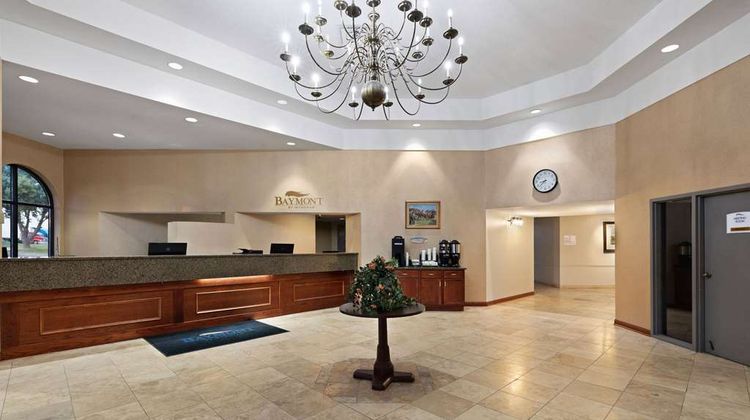 Baymont by Wyndham Shakopee Lobby