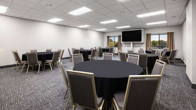 Baymont by Wyndham Shakopee Meeting