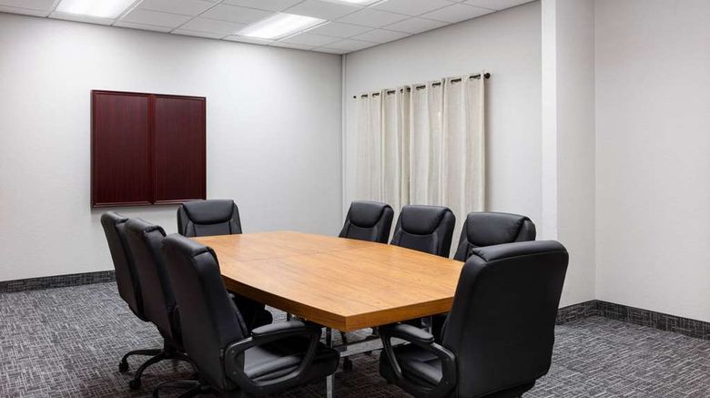 <b>Baymont by Wyndham Shakopee Meeting</b>. Images powered by <a href="https://iceportal.shijigroup.com/" title="IcePortal" target="_blank">IcePortal</a>.