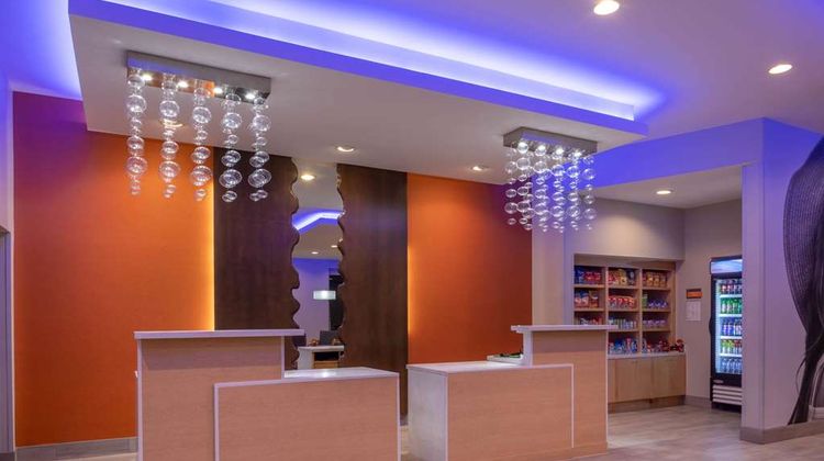 La Quinta Inn & Suites Greensboro Lobby