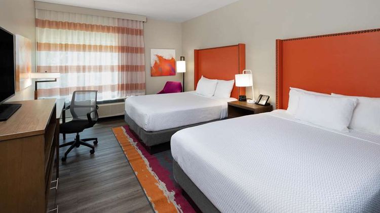 La Quinta Inn & Suites Greensboro Room
