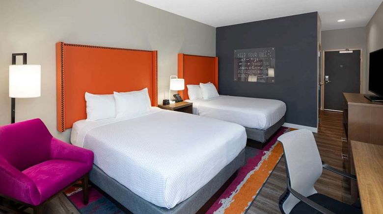 <b>La Quinta Inn & Suites Greensboro Room</b>. Images powered by <a href="https://iceportal.shijigroup.com/" title="IcePortal" target="_blank">IcePortal</a>.