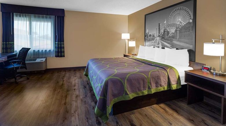 <b>Super 8 by Wyndham South Holland Room</b>. Images powered by <a href="https://iceportal.shijigroup.com/" title="IcePortal" target="_blank">IcePortal</a>.