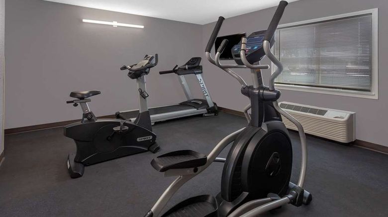<b>Super 8 by Wyndham South Holland Health</b>. Images powered by <a href="https://iceportal.shijigroup.com/" title="IcePortal" target="_blank">IcePortal</a>.