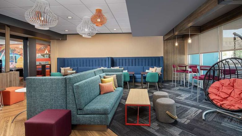 <b>Tru By Hilton El Paso Northeast Lobby</b>. Images powered by <a href="https://iceportal.shijigroup.com/" title="IcePortal" target="_blank">IcePortal</a>.