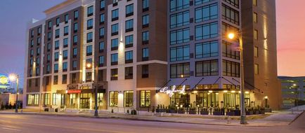 Hilton Garden Inn Memphis Downtown Exterior