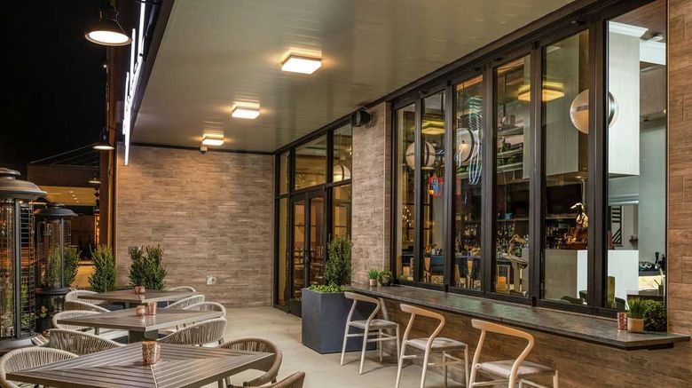<b>Hilton Garden Inn Memphis Downtown Restaurant</b>. Images powered by <a href="https://iceportal.shijigroup.com/" title="IcePortal" target="_blank">IcePortal</a>.