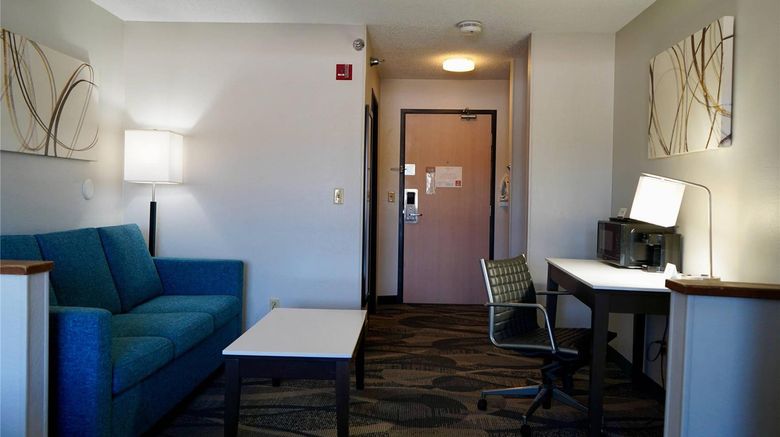 <b>Clarion Inn Dayton Fairborn Suite</b>. Images powered by <a href="https://iceportal.shijigroup.com/" title="IcePortal" target="_blank">IcePortal</a>.