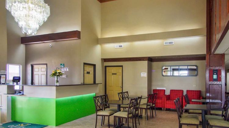 Quality Inn Moore Lobby