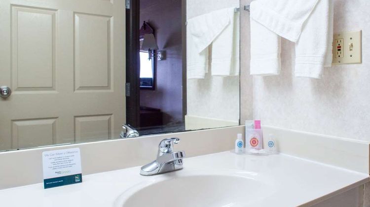 Quality Inn Moore Room