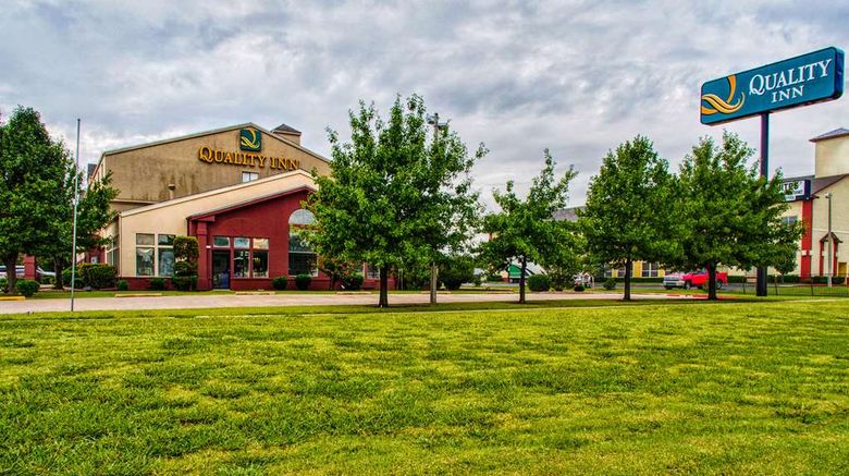 <b>Quality Inn Moore Exterior</b>. Images powered by <a href="https://iceportal.shijigroup.com/" title="IcePortal" target="_blank">IcePortal</a>.