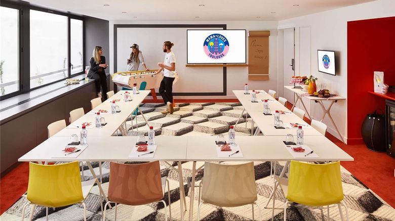 <b>Mama Shelter Toulouse Meeting</b>. Images powered by <a href="https://iceportal.shijigroup.com/" title="IcePortal" target="_blank">IcePortal</a>.