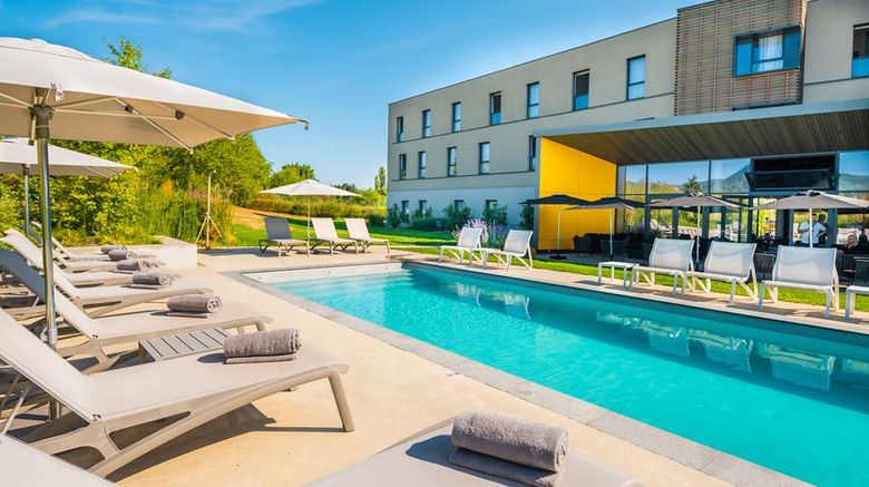 <b>Best Western Plus Hotel Les Humanistes Pool</b>. Images powered by <a href="https://iceportal.shijigroup.com/" title="IcePortal" target="_blank">IcePortal</a>.