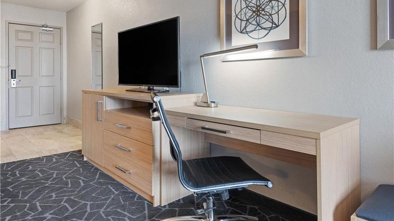 <b>Best Western Eau Claire South Suite</b>. Images powered by <a href="https://iceportal.shijigroup.com/" title="IcePortal" target="_blank">IcePortal</a>.