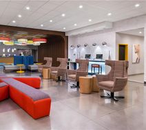 GLo Best Western Downtown/Conv Center Lobby