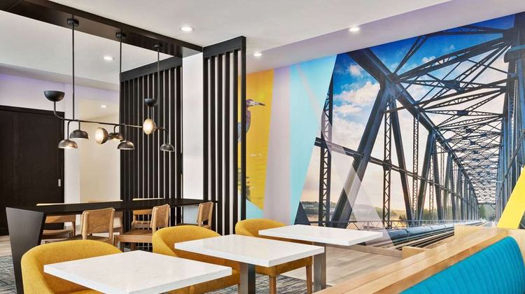 La Quinta Inn & Suites, Richmond Lobby