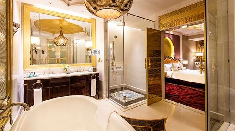 <b>Ezdan Palace Hotel Room</b>. Images powered by <a href="https://iceportal.shijigroup.com/" title="IcePortal" target="_blank">IcePortal</a>.