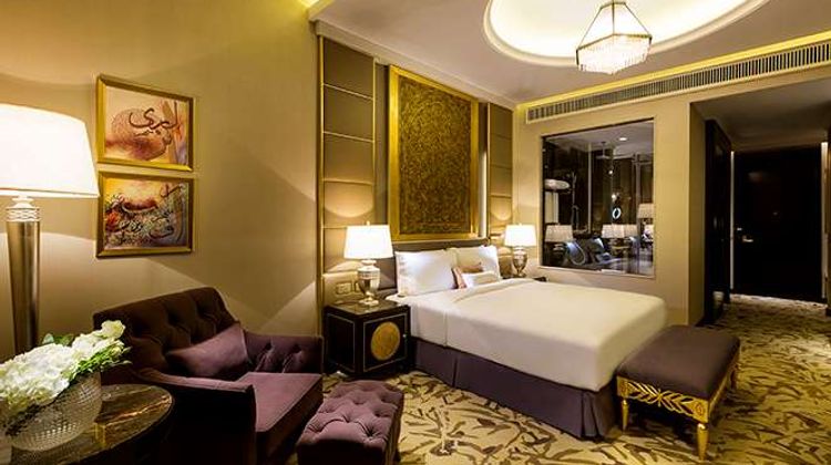 Ezdan Palace Hotel Room