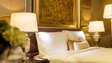 Ezdan Palace Hotel Room