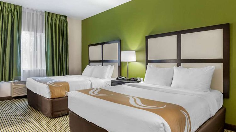 Quality Inn & Suites Bay City Room