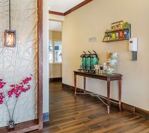 Quality Inn & Suites Bay City Lobby