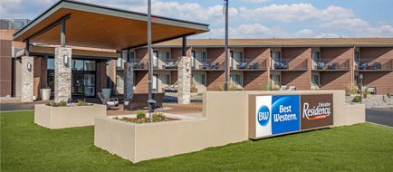 Best Western Premier Denver East Exterior