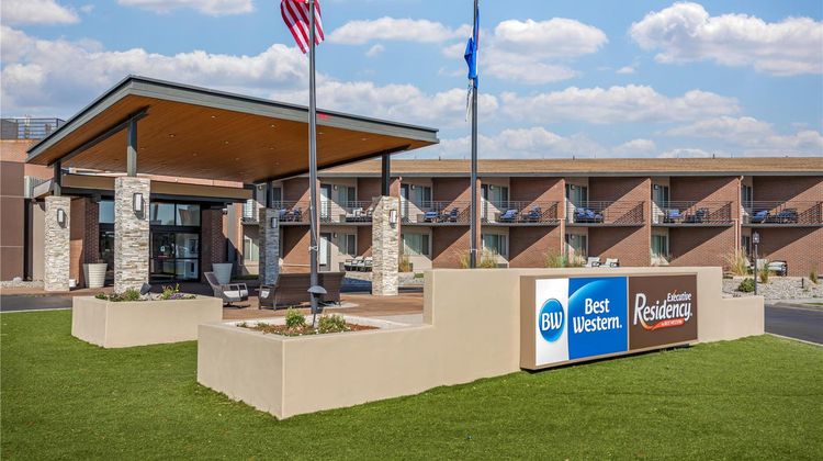 Best Western Premier Denver East Exterior