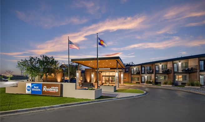Best Western Premier Denver East Exterior