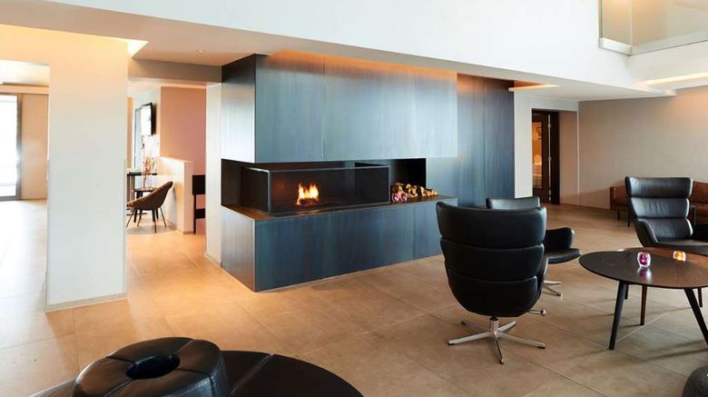 <b>Fosshotel Husavik Lobby</b>. Images powered by <a href="https://iceportal.shijigroup.com/" title="IcePortal" target="_blank">IcePortal</a>.