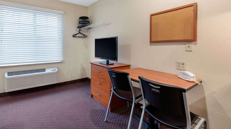 Suburban Studios University Area Room