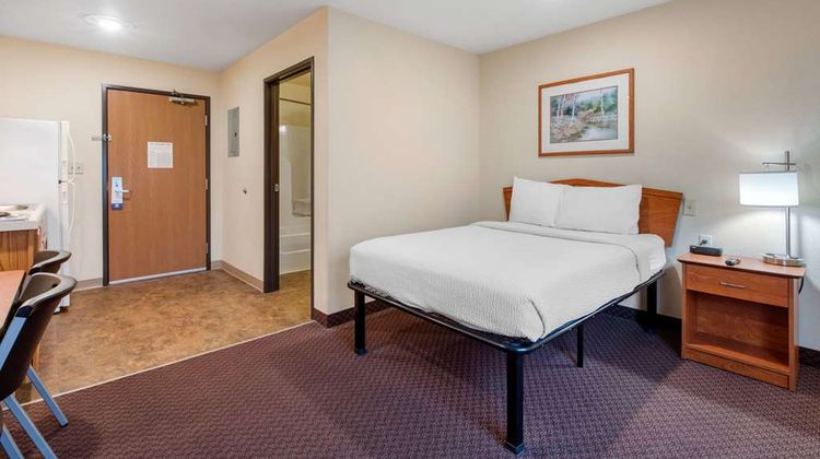 Suburban Studios University Area Room