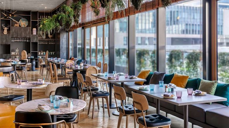 <b>Artyzen Habitat Hongqiao Shanghai Restaurant</b>. Images powered by <a href="https://iceportal.shijigroup.com/" title="IcePortal" target="_blank">IcePortal</a>.
