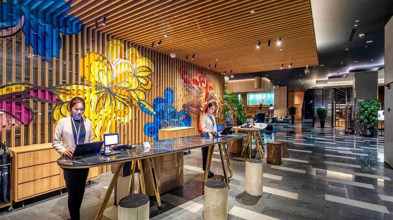 <b>Artyzen Habitat Hongqiao Shanghai Lobby</b>. Images powered by <a href="https://iceportal.shijigroup.com/" title="IcePortal" target="_blank">IcePortal</a>.