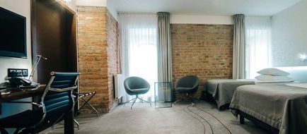 Q Hotel Grand Cru Room