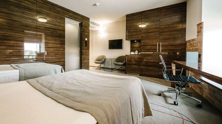 Q Hotel Grand Cru Room