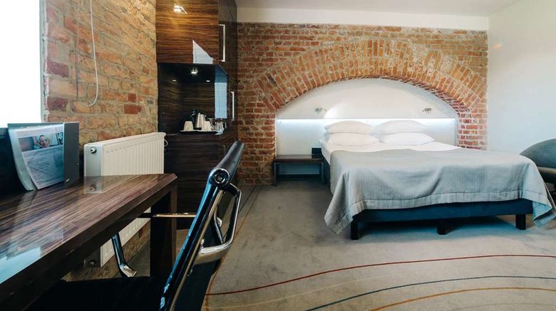 <b>Q Hotel Grand Cru Room</b>. Images powered by <a href="https://iceportal.shijigroup.com/" title="IcePortal" target="_blank">IcePortal</a>.
