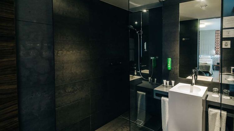 Q Hotel Grand Cru Room